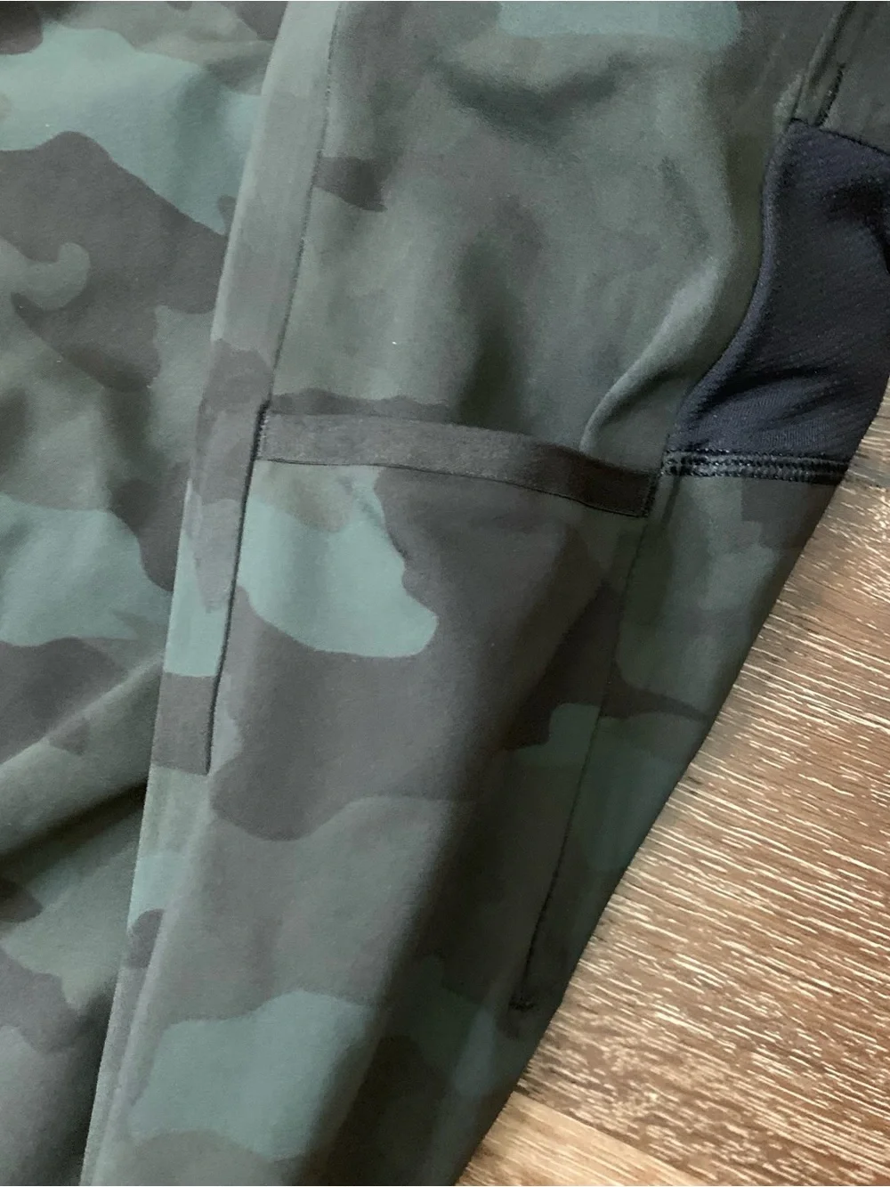 Lululemon Mens camo surge 3/4 tights 22” S